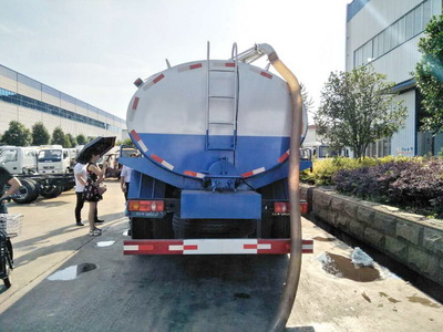 東風(fēng)新款御虎12方吸糞車